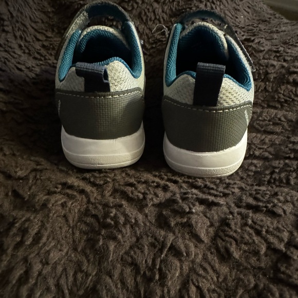 See Kai Run Stryker Sneaker - Picture 2 of 6